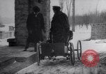 Immagine di Henry Ford e sua moglie United States USA, 1927, secondo 32 filmato di repertorio 65675036565