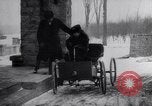 Immagine di Henry Ford e sua moglie United States USA, 1927, secondo 34 filmato di repertorio 65675036565