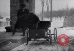 Immagine di Henry Ford e sua moglie United States USA, 1927, secondo 36 filmato di repertorio 65675036565