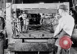 Standbild Geschichte der Studebaker Automobilherstellung South Bend Indiana USA, 1925, aus Sekunde 15 historischem Filmmaterial Videoclip 65675036570