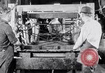 Standbild Geschichte der Studebaker Automobilherstellung South Bend Indiana USA, 1925, aus Sekunde 19 historischem Filmmaterial Videoclip 65675036570