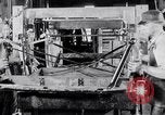 Standbild Geschichte der Studebaker Automobilherstellung South Bend Indiana USA, 1925, aus Sekunde 24 historischem Filmmaterial Videoclip 65675036570