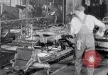 Standbild Geschichte der Studebaker Automobilherstellung South Bend Indiana USA, 1925, aus Sekunde 35 historischem Filmmaterial Videoclip 65675036570