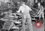 Standbild Geschichte der Studebaker Automobilherstellung South Bend Indiana USA, 1925, aus Sekunde 37 historischem Filmmaterial Videoclip 65675036570