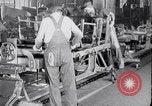 Standbild Geschichte der Studebaker Automobilherstellung South Bend Indiana USA, 1925, aus Sekunde 44 historischem Filmmaterial Videoclip 65675036570