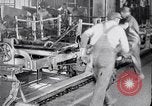 Standbild Geschichte der Studebaker Automobilherstellung South Bend Indiana USA, 1925, aus Sekunde 45 historischem Filmmaterial Videoclip 65675036570