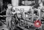 Standbild Geschichte der Studebaker Automobilherstellung South Bend Indiana USA, 1925, aus Sekunde 50 historischem Filmmaterial Videoclip 65675036570