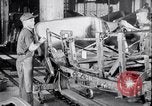 Standbild Geschichte der Studebaker Automobilherstellung South Bend Indiana USA, 1925, aus Sekunde 53 historischem Filmmaterial Videoclip 65675036570