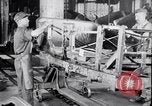 Standbild Geschichte der Studebaker Automobilherstellung South Bend Indiana USA, 1925, aus Sekunde 54 historischem Filmmaterial Videoclip 65675036570