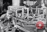Standbild Geschichte der Studebaker Automobilherstellung South Bend Indiana USA, 1925, aus Sekunde 61 historischem Filmmaterial Videoclip 65675036570