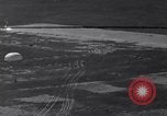 Standbild parachute Jumper Lakehurst New Jersey USA, 1936, aus Sekunde 45 historischem Filmmaterial Videoclip 65675036628