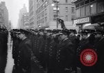 Standbild US-Präsident Lyndon Johnson besucht die Beerdigung von NY Mayor's Frau New York United States USA, 1964, aus Sekunde 51 historischem Filmmaterial Videoclip 65675036634