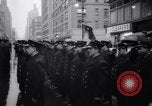 Standbild US-Präsident Lyndon Johnson besucht die Beerdigung von NY Mayor's Frau New York United States USA, 1964, aus Sekunde 52 historischem Filmmaterial Videoclip 65675036634