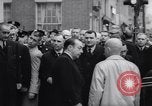 Standbild US-Präsident Lyndon Johnson besucht die Beerdigung von NY Mayor's Frau New York United States USA, 1964, aus Sekunde 59 historischem Filmmaterial Videoclip 65675036634