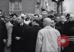 Standbild US-Präsident Lyndon Johnson besucht die Beerdigung von NY Mayor's Frau New York United States USA, 1964, aus Sekunde 60 historischem Filmmaterial Videoclip 65675036634