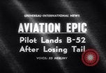 Standbild beschädigt B-52 Flugzeug landet sicher Blytheville Arkansas USA, 1964, aus Sekunde 1 historischem Filmmaterial Videoclip 65675036635