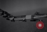 Standbild beschädigt B-52 Flugzeug landet sicher Blytheville Arkansas USA, 1964, aus Sekunde 8 historischem Filmmaterial Videoclip 65675036635