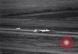 Standbild beschädigt B-52 Flugzeug landet sicher Blytheville Arkansas USA, 1964, aus Sekunde 44 historischem Filmmaterial Videoclip 65675036635