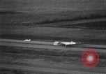 Standbild beschädigt B-52 Flugzeug landet sicher Blytheville Arkansas USA, 1964, aus Sekunde 46 historischem Filmmaterial Videoclip 65675036635
