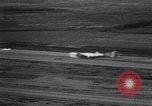 Standbild beschädigt B-52 Flugzeug landet sicher Blytheville Arkansas USA, 1964, aus Sekunde 50 historischem Filmmaterial Videoclip 65675036635