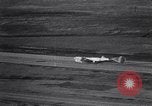 Standbild beschädigt B-52 Flugzeug landet sicher Blytheville Arkansas USA, 1964, aus Sekunde 52 historischem Filmmaterial Videoclip 65675036635