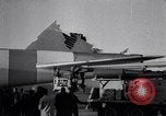 Standbild beschädigt B-52 Flugzeug landet sicher Blytheville Arkansas USA, 1964, aus Sekunde 56 historischem Filmmaterial Videoclip 65675036635