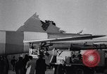 Standbild beschädigt B-52 Flugzeug landet sicher Blytheville Arkansas USA, 1964, aus Sekunde 58 historischem Filmmaterial Videoclip 65675036635