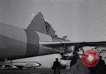 Standbild beschädigt B-52 Flugzeug landet sicher Blytheville Arkansas USA, 1964, aus Sekunde 62 historischem Filmmaterial Videoclip 65675036635