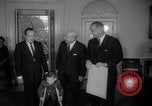 Standbild Präsident Johnson Ostern Dichtungen Unterstützung Washington DC USA, 1964, aus Sekunde 22 historischem Filmmaterial Videoclip 65675036637