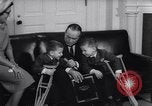 Standbild Präsident Johnson Ostern Dichtungen Unterstützung Washington DC USA, 1964, aus Sekunde 45 historischem Filmmaterial Videoclip 65675036637