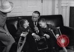 Standbild Präsident Johnson Ostern Dichtungen Unterstützung Washington DC USA, 1964, aus Sekunde 47 historischem Filmmaterial Videoclip 65675036637