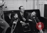 Standbild Präsident Johnson Ostern Dichtungen Unterstützung Washington DC USA, 1964, aus Sekunde 59 historischem Filmmaterial Videoclip 65675036637
