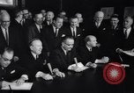 Immagine di Regno States-Canada patti Washington DC USA, 1964, secondo 42 filmato di repertorio 65675036638