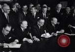Immagine di Regno States-Canada patti Washington DC USA, 1964, secondo 43 filmato di repertorio 65675036638