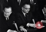 Immagine di Regno States-Canada patti Washington DC USA, 1964, secondo 47 filmato di repertorio 65675036638