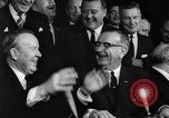 Immagine di Regno States-Canada patti Washington DC USA, 1964, secondo 55 filmato di repertorio 65675036638