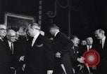 Immagine di Regno States-Canada patti Washington DC USA, 1964, secondo 61 filmato di repertorio 65675036638