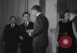 Immagine di Avvocato generale Robert Kennedy e sua moglie Ethel Corea, 1964, secondo 26 filmato di repertorio 65675036640