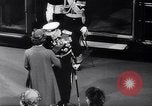 Image le Roi Olav V de Norvège Edimbourg Scotland, 1962, de la seconde 18 séquences d'archives historiques vidéo 65675036645