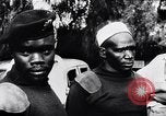 Image Organisation terroriste Mau Mau Le Kenya, 1956, de la seconde 14 séquences d'archives historiques vidéo 65675036652