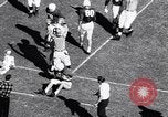 Immagine di Partita di calcio Atlanta Georgia USA, 1956, secondo 29 filmato di repertorio 65675036653