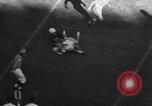 Immagine di Partita di calcio Atlanta Georgia USA, 1956, secondo 53 filmato di repertorio 65675036653