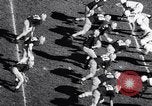Standbild Oklahoma gegen Notre Dame Football Spiel 1956 South Bend Indiana USA, 1956, aus Sekunde 4 historischem Filmmaterial Videoclip 65675036654