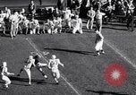 Standbild Oklahoma gegen Notre Dame Football Spiel 1956 South Bend Indiana USA, 1956, aus Sekunde 9 historischem Filmmaterial Videoclip 65675036654