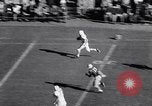 Standbild Oklahoma gegen Notre Dame Football Spiel 1956 South Bend Indiana USA, 1956, aus Sekunde 14 historischem Filmmaterial Videoclip 65675036654