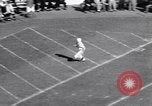 Standbild Oklahoma gegen Notre Dame Football Spiel 1956 South Bend Indiana USA, 1956, aus Sekunde 18 historischem Filmmaterial Videoclip 65675036654