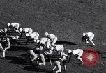 Standbild Oklahoma gegen Notre Dame Football Spiel 1956 South Bend Indiana USA, 1956, aus Sekunde 21 historischem Filmmaterial Videoclip 65675036654