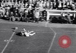 Standbild Oklahoma gegen Notre Dame Football Spiel 1956 South Bend Indiana USA, 1956, aus Sekunde 30 historischem Filmmaterial Videoclip 65675036654