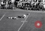 Standbild Oklahoma gegen Notre Dame Football Spiel 1956 South Bend Indiana USA, 1956, aus Sekunde 31 historischem Filmmaterial Videoclip 65675036654