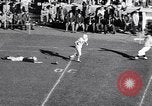 Standbild Oklahoma gegen Notre Dame Football Spiel 1956 South Bend Indiana USA, 1956, aus Sekunde 32 historischem Filmmaterial Videoclip 65675036654